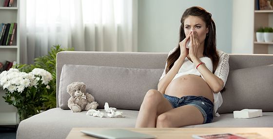 Når du er gravid, kan du sannsynligvis fortsatt ta allergimedisinen din, men snakk med legen først